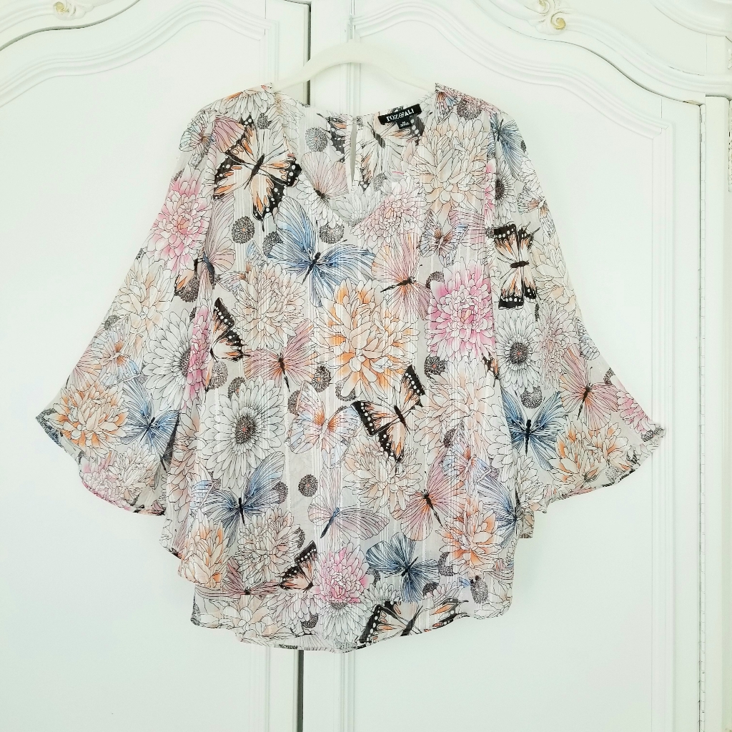 Roz And Ali Floral Butterfly Metallic Layered 3/4 Bell Sleeve V Neck Top M Nwt